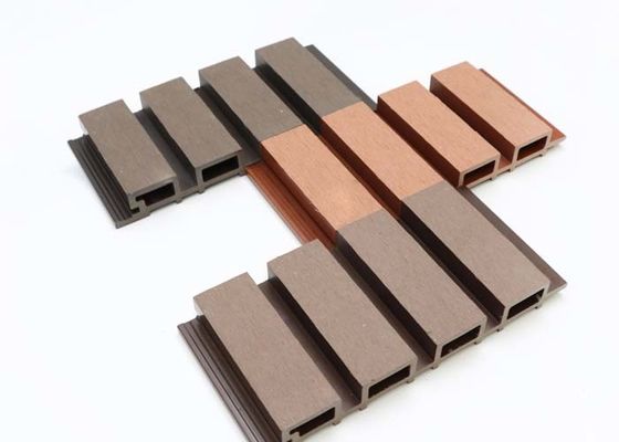 panneau de mur extérieur de l'extrusion WPC du panneau de mur de 219x26mm WPC 2900x216x26mm Co