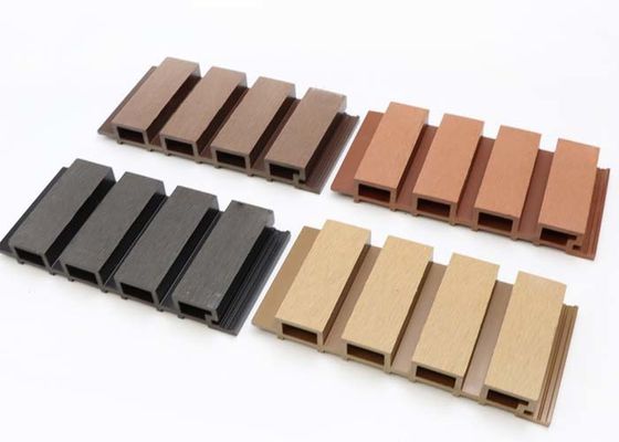 Panneaux de mur composés en plastique de PVC WPC de revêtement de mur extérieur en bois extérieur