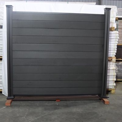 Vinyle composé 1.8m décoratif x 1.8m de Panels Plastic Wood de Wpc de barrière extérieure d'intimité pas