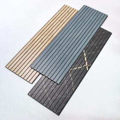 Panneau mural en PVC à flûte en PVC ignifuge en feuille de PVC légère Panneau mural en PVC pour décoration intérieure en gros Panneau mural en PVC Installation facile