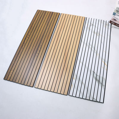 Panneau de plafond en PVC pour la décoration de la maison moderne en tant que panneau mural 3D Texture Panneau mural en PVC pour le salon Chambre à coucher