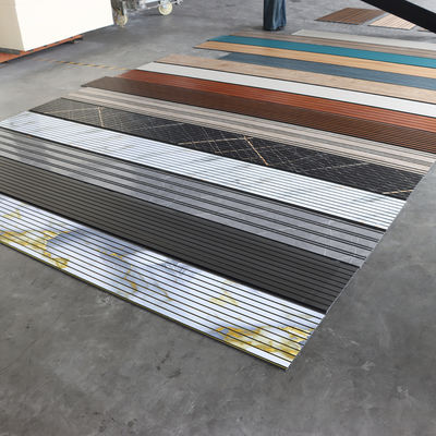 Panneau de plafond en PVC de qualité commerciale pour mur, étanche à l'eau et à l'humidité, panneau mural en PVC pour magasin, hôtel, restaurant