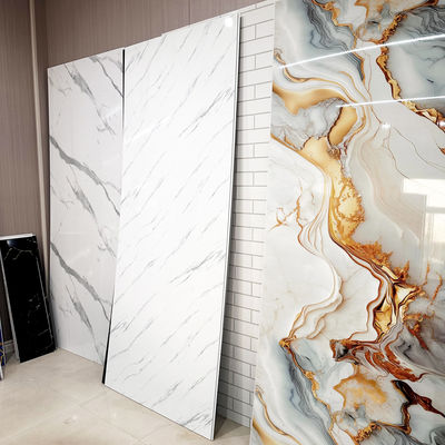 Panneau mural de douche en PVC de design moderne pour la salle de bain à la maison et à l'hôtel