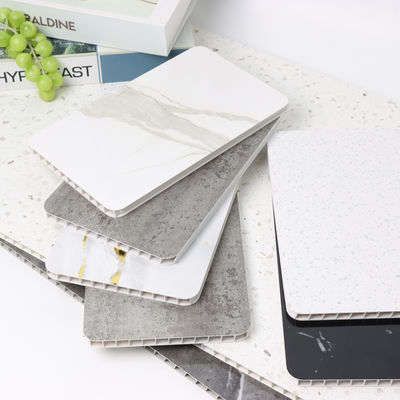 Panneau mural de douche en PVC de design moderne pour la salle de bain à la maison et à l'hôtel