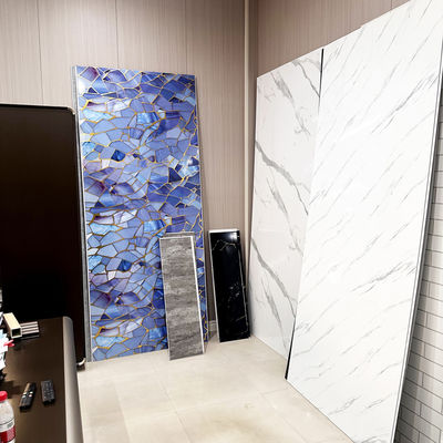 Panneau mural de douche en PVC imperméable de qualité supérieure pour le revêtement mural des zones humides