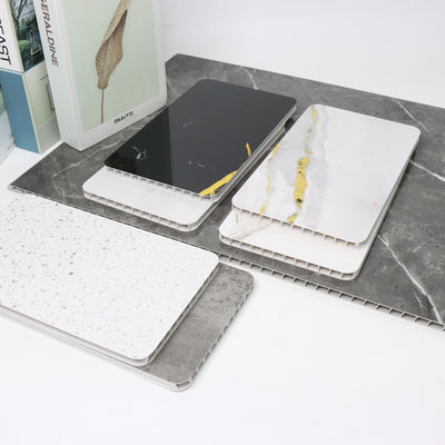 Panneaux muraux de salle de bain en PVC à surface texturée, antidérapants et résistants aux rayures