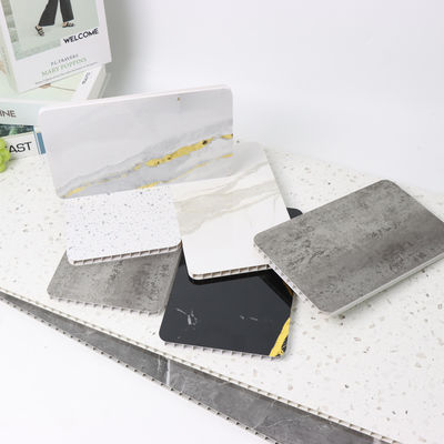 Panneaux de douche en PVC de sécurité texturés antidérapants pour la conception de salle de bain familiale