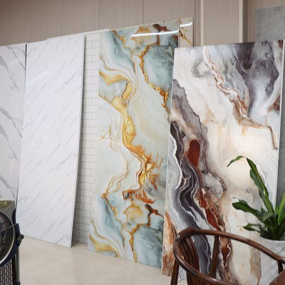 Livraison en vrac 1000x2400 mm Panneau mural de douche en PVC pour projet de construction