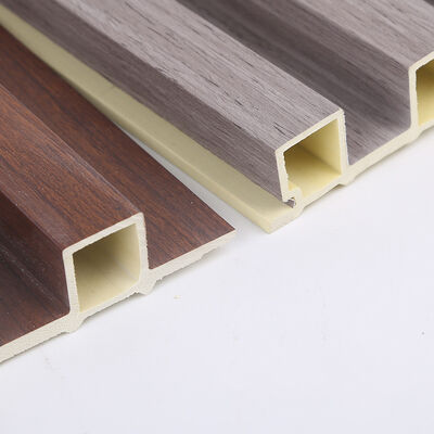 Classe B1 Rétracteur de flamme 160 Panneau en WPC de 24 mm Convient pour les projets de construction intérieurs et extérieurs résistants au feu