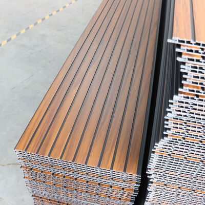 Résistance à l'humidité supérieure à la pourriture Panneau mural en PVC à flûte utilisé dans les restaurants hôpitaux laboratoires