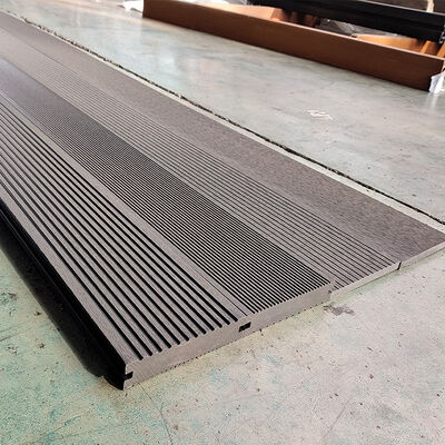 Décoration extérieure en WPC à longue durée de vie.