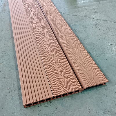 Installation facile de revêtements de sol en WPC extérieur.