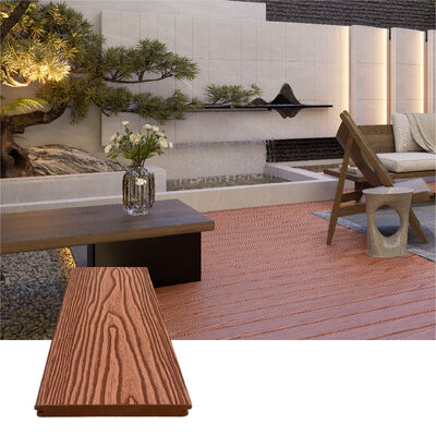 Plancher en WPC extérieur durable. Plancher composite imperméable à l'eau à structure creuse pour le jardin et le paysage