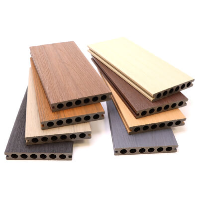 Panneau mural en WPC résistant aux intempéries en bois composite imperméable pour les applications murales extérieures