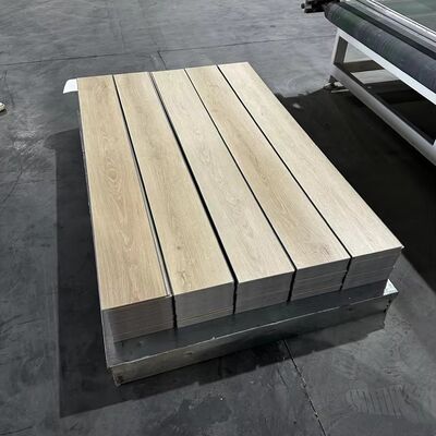 Plancher de vinyle Spc de luxe de haute qualité, revêtement de sol Spc brillant Piso Flotante