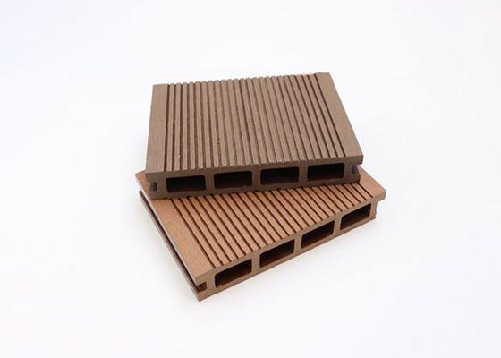 Plancher composé gravant en refief en bois de plate-forme de Decking de la texture WPC du plancher 3D imperméable