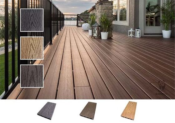 Plancher composé gravant en refief en bois de plate-forme de Decking de la texture WPC du plancher 3D imperméable