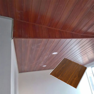 Revêtement en plastique décoratif ignifuge de mur de panneau de plafond de mur de PVC pour la salle de bains à la maison