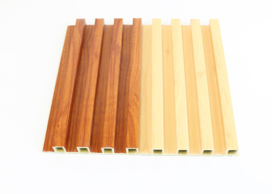 Revêtement en plastique en bois de mur de cavité de luxe de panneau de mur de WPC pour la décoration à la maison