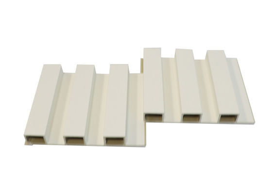 Revêtement en plastique en bois de mur de cavité de luxe de panneau de mur de WPC pour la décoration à la maison