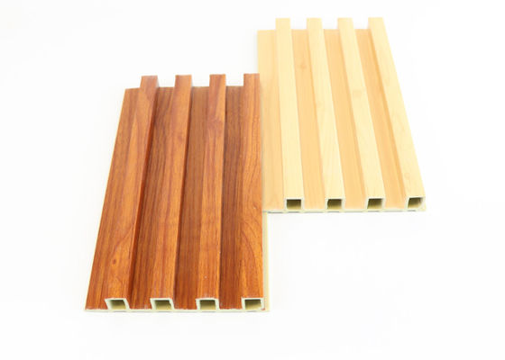 Revêtement composé en plastique en bois de mur de la décoration intérieure WPC de panneau de mur de WPC
