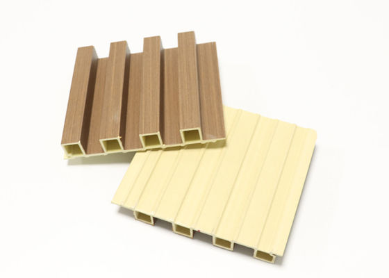 Panneau de mur cannelé imperméable intérieur composé en bois des panneaux de mur WPC Clading