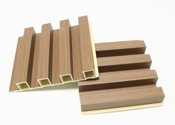 Grain en bois de PVC WPC de mur de panneaux décoratifs intérieurs de plafond