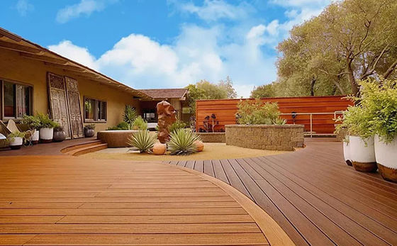 Decking composé en plastique en bois composé de panneaux de plate-forme de 140x25mm pour le jardin