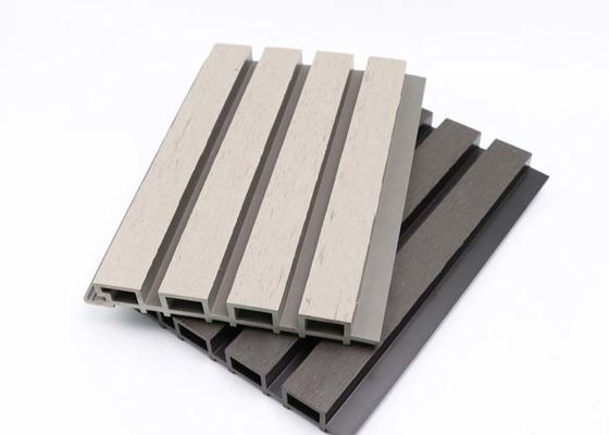 Le panneau de mur extérieur composé en plastique en bois Co a expulsé panneau de revêtement cannelé de WPC