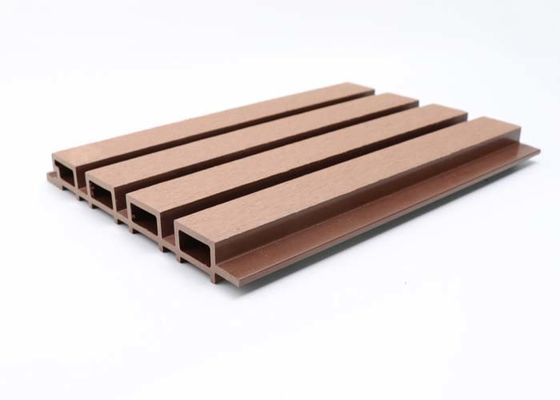 Le panneau de mur extérieur du jardin composé en plastique WPC WPC imperméable a tuyauté le panneau de mur