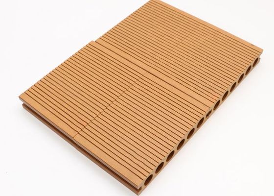 Conception moderne d'installation facile du Decking 18mm du jardin WPC de plancher de cadre de peau