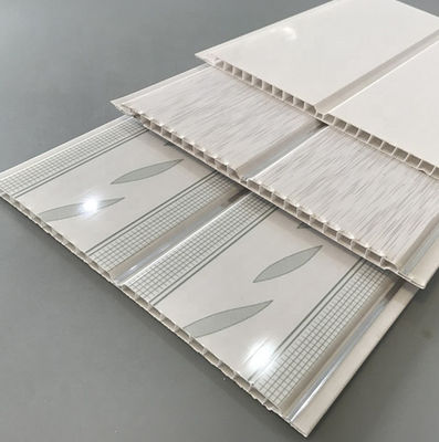 Revêtement en plastique décoratif ignifuge de mur de panneau de plafond de PVC pour la salle de bains à la maison