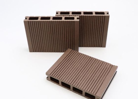 Composé extérieur imperméable de WPC de plancher de Decking de grain ignifuge en bois