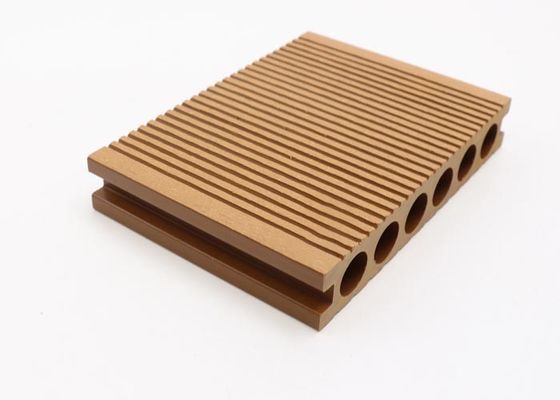 Le Decking 3D de couplage gravant le Decking en refief composé de WPC couvre de tuiles le plancher en plastique
