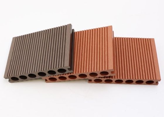Le Decking 3D de couplage gravant le Decking en refief composé de WPC couvre de tuiles le plancher en plastique