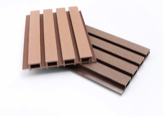 panneau de mur extérieur extérieur du revêtement WPC de mur de 219x26mm WPC 2.8m