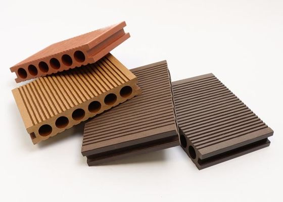 Imperméabilisez non le bois extérieur de Decking du glissement WPC parquetant le Decking en plastique