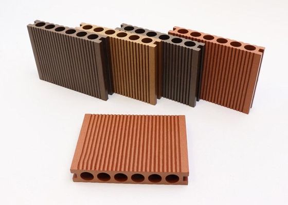 le Decking de l'extrusion WPC de 140x25mm Co a réutilisé le plancher composé en plastique en bois