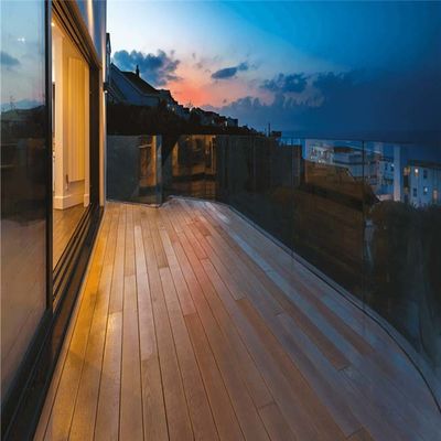 Haute extrusion imperméable extérieure de luxe brillante du panneau de mur de panneau de mur de l'extérieur WPC Co