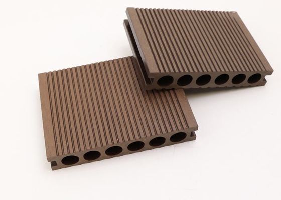 Revêtement extérieur de mur du panneau de mur de WPC de Decking d'extrusion composée en plastique en bois du PE Co WPC