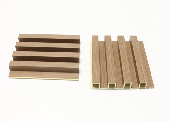 L'alternative en bois cannelée décorative intérieure de panneau de mur de WPC a tuyauté le panneau de WPC