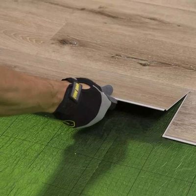 Le plancher imperméable Unlin d'intérieur de SPC cliquent sur la planche en plastique de vinyle de PVC 4mm