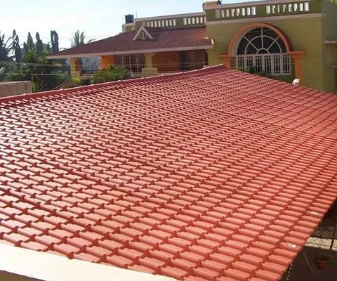 La résine synthétique U forment le revêtement coloré en céramique solaire de tuiles de toit