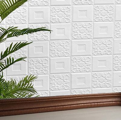Autocollant blanc de mur de mousse du PE 3D des panneaux de mur de PE 70x77cm pour la décoration à la maison