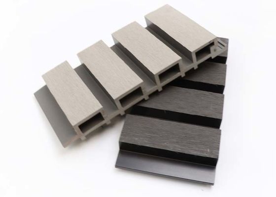 Extrusion extérieure en bois du revêtement Co de panneau de mur de l'extérieur WPC de grain ignifuge