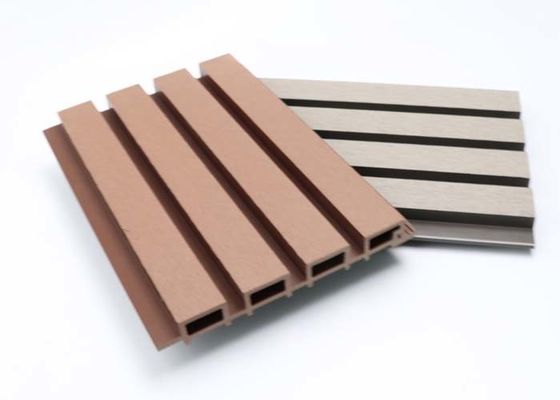 Extérieur écologique de luxe de texture de Wpc de mur de revêtement en bois de panneau pour la décoration de yard