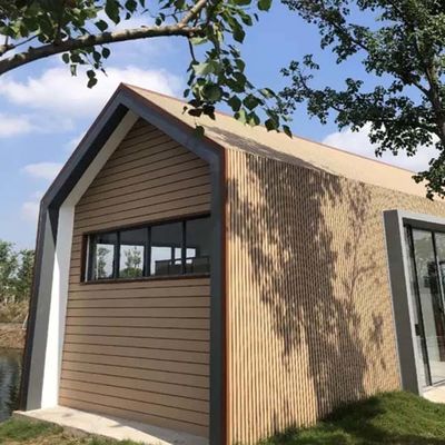 Extérieur écologique de luxe de texture de Wpc de mur de revêtement en bois de panneau pour la décoration de yard