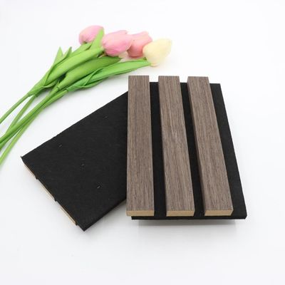 Cannelé cannelé en bois de luxe de tissu de panneau de panneaux acoustiques 2400 * 600mm
