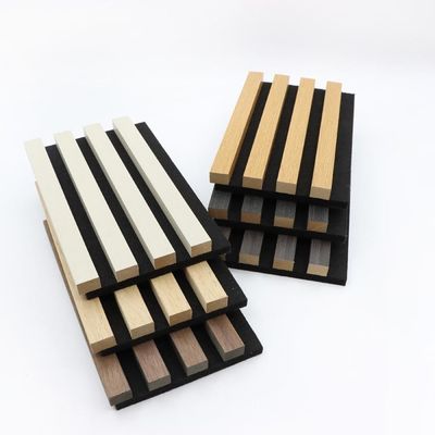 Panneaux muraux acoustiques en fibre de bois à lamelles 3mm insonorisés