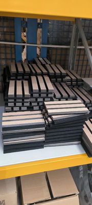 Panneau mural Wpc acoustique Panneau en ardoise en bois pour la décoration intérieure